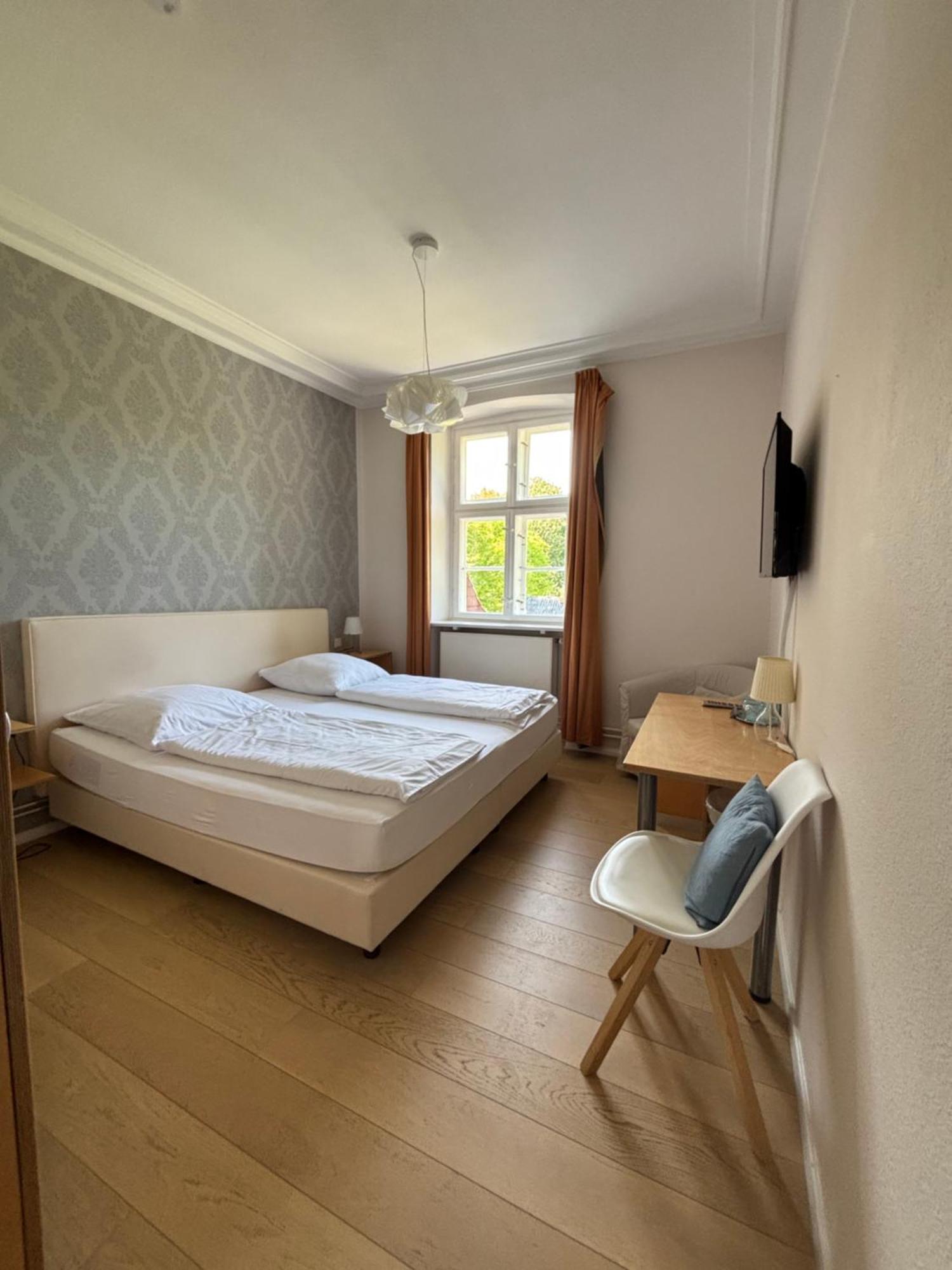 Hotel Zollhaus Schleswig Exterior photo